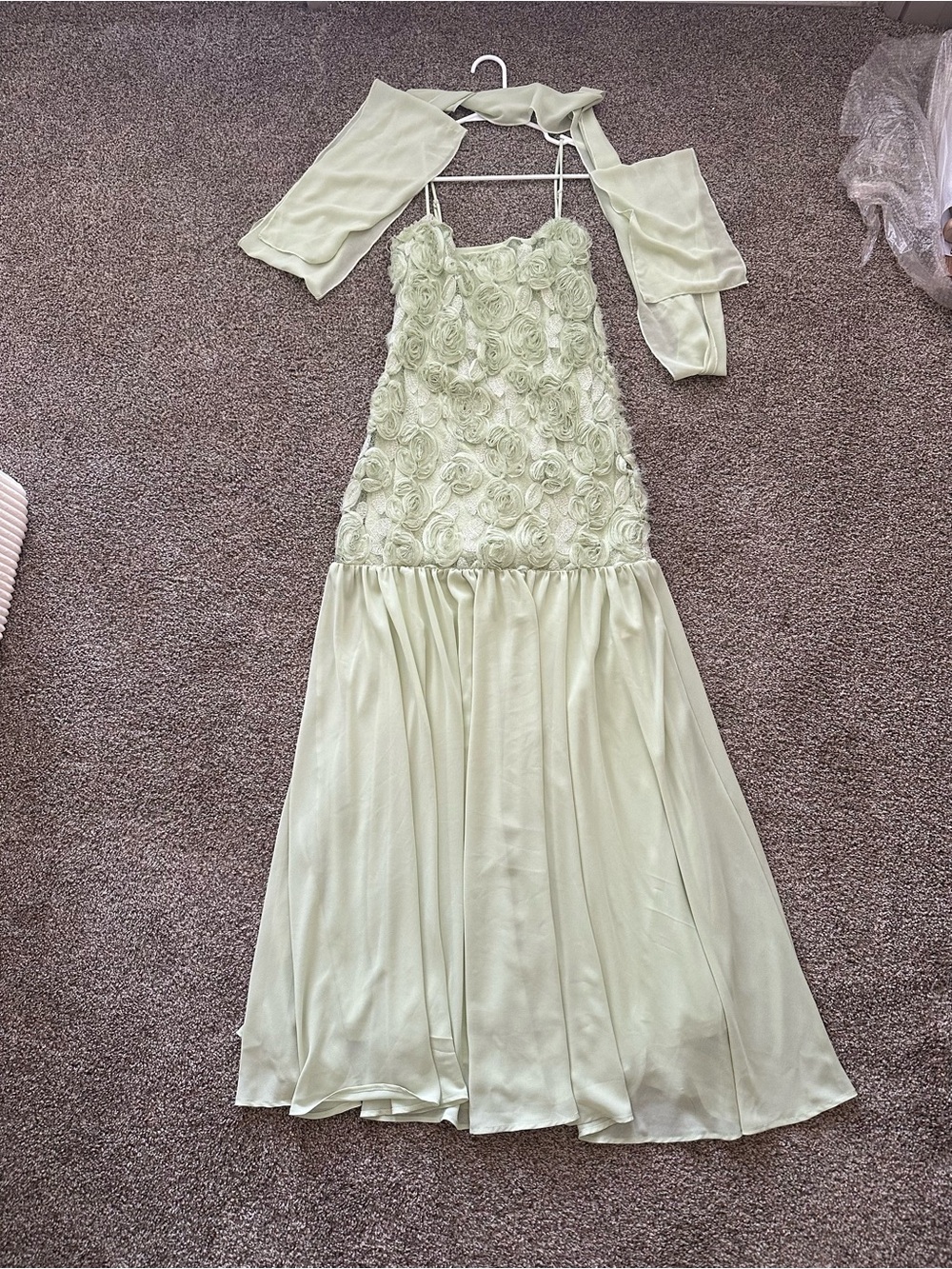 ASOS Light Green Lace Appliqué Maxi Dress - Picture 3 of 4